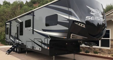 Mobile RV Detailing