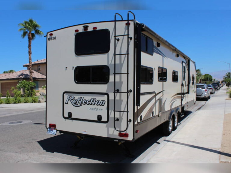rv and travel trailer detailing